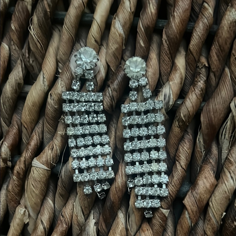 Elegant Silver Crystal Drop Earrings